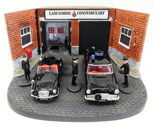 Vanguards 1/43 Scale PD2002 - MGA & Ford Zephyr Annual Inspection Diorama