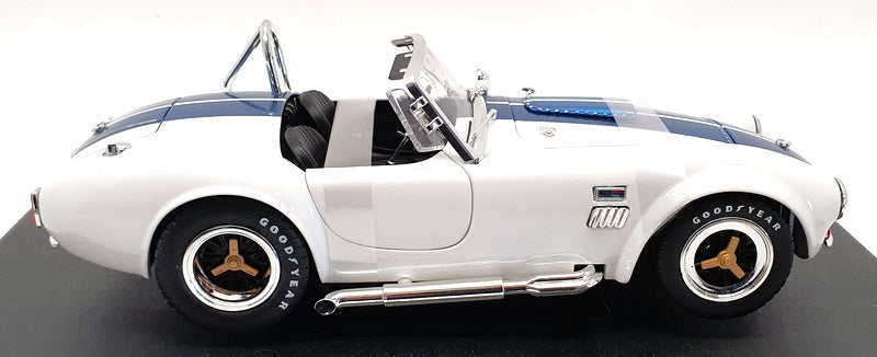 ACME 1/18 Scale Model Car SC115 - 1965 Shelby Cobra 427 - White