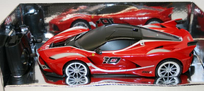 Bburago, A Remote Control Car Ferrari Pocket Garage - Veli store Bburago, A Remote Control Car Ferrari Pocket Garage - Veli store