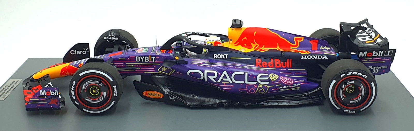 Spark 1/12 Scale 12S042 - Red Bull Racing RB19 Las Vegas 2023 #1 M.Verstappen