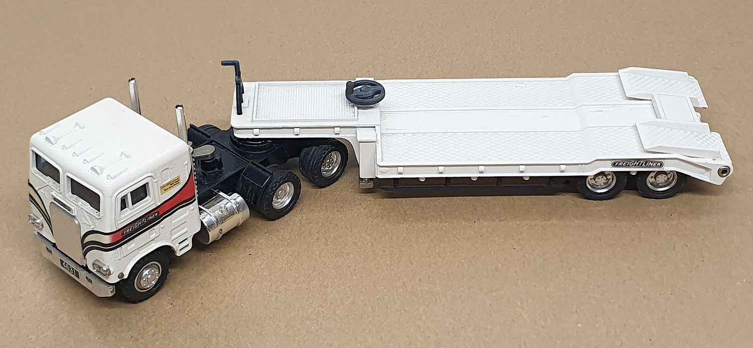 Shinsei 1/53 Scale 631 - Freightliner Truck With Low Loader Trailer - White
