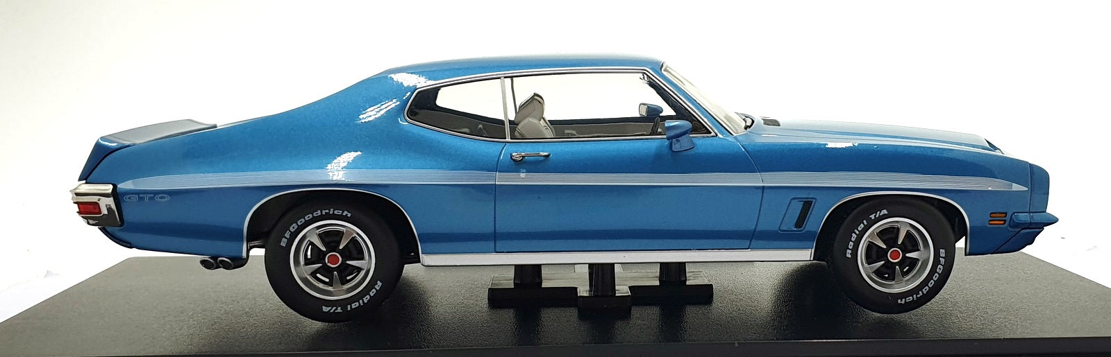 KK Scale 1/18 Scale Diecast KKDC181353 - 1972 Pontiac Le Mans GTO - Blue