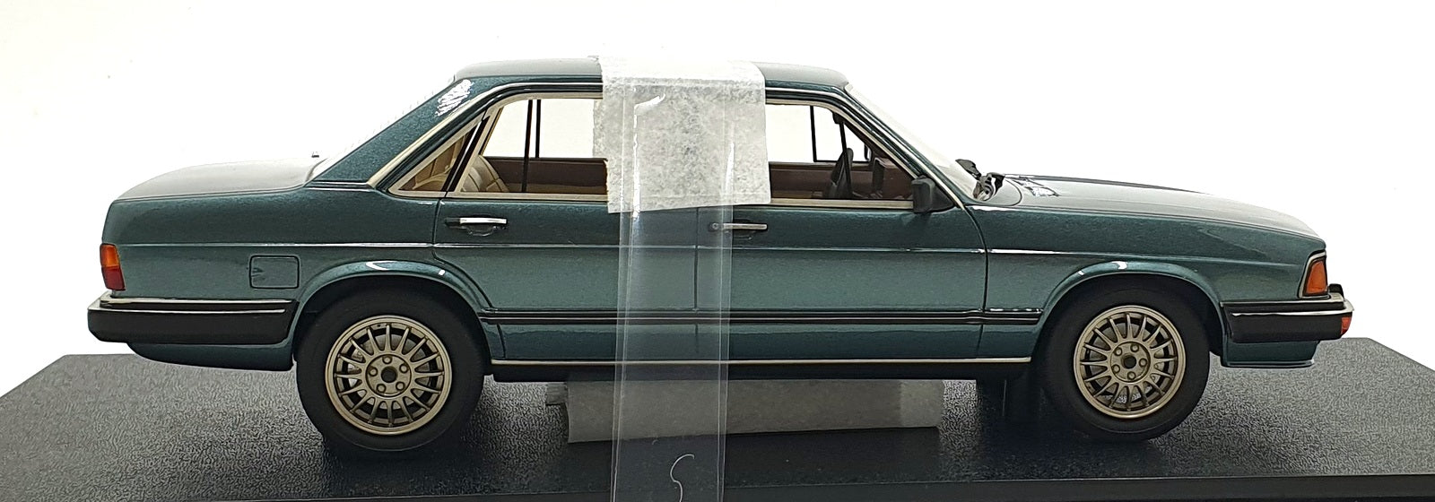 Cult 1/18 Scale Resin CML146-2 - 1980-82 Audi 200 5T Type 43 - Met. Green