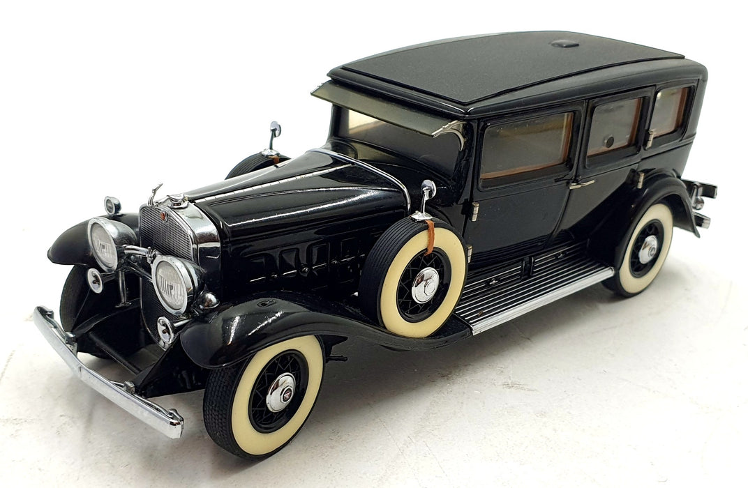 Franklin Mint 1/24 Scale 51225A - 1930 V-16 452 Cadillac Imperial Sedan - Black