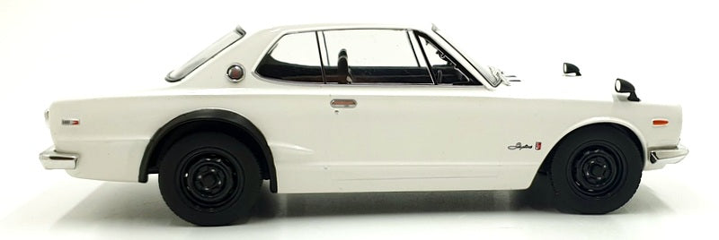 Triple9 1/18 Scale Diecast T9-1800181 - Nissan Skyline GT-R KPGC10 - White