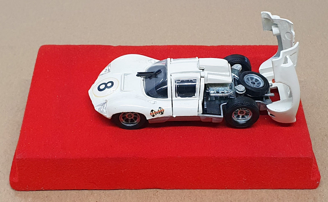 Verem 1/43 Scale Diecast Model 401 - Chaparral 2D Race Car #8 - White