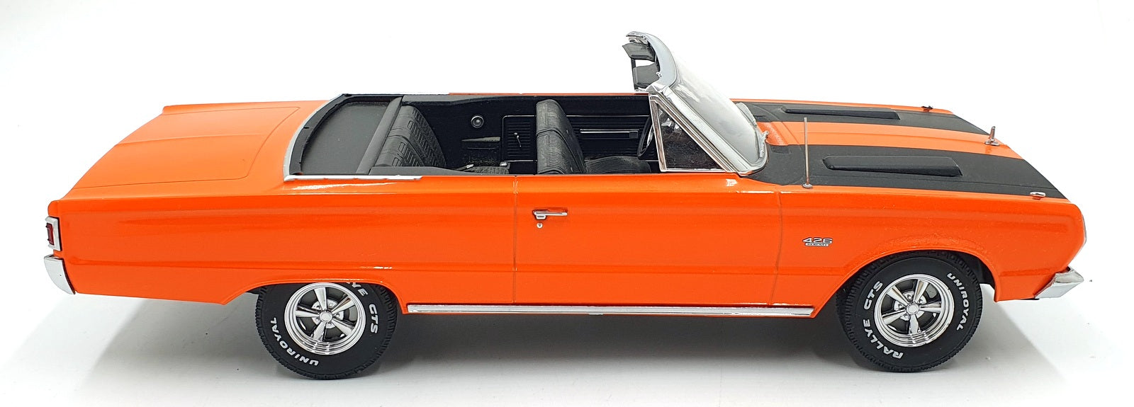 Greenlight 1/18 Scale Diecast 19006 - 1967 Plymouth Belvedere GTX - Orange