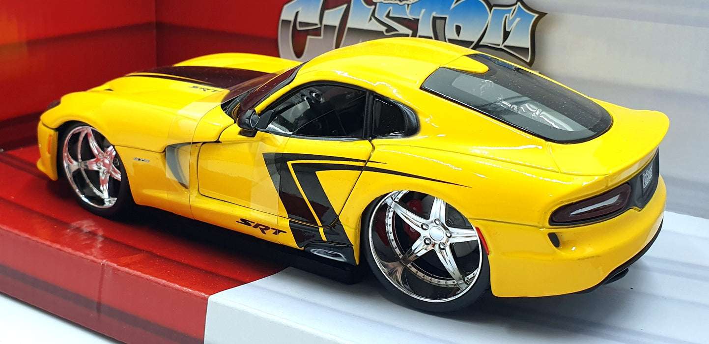 Maisto 1/24 Scale Diecast 31363 - 2013 Dodge SRT Viper GTS - Yellow