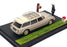 Altaya La Route Bleue 1/43 Scale DIR117 - Citroen DS ID20 Diorama - Beige/Grey