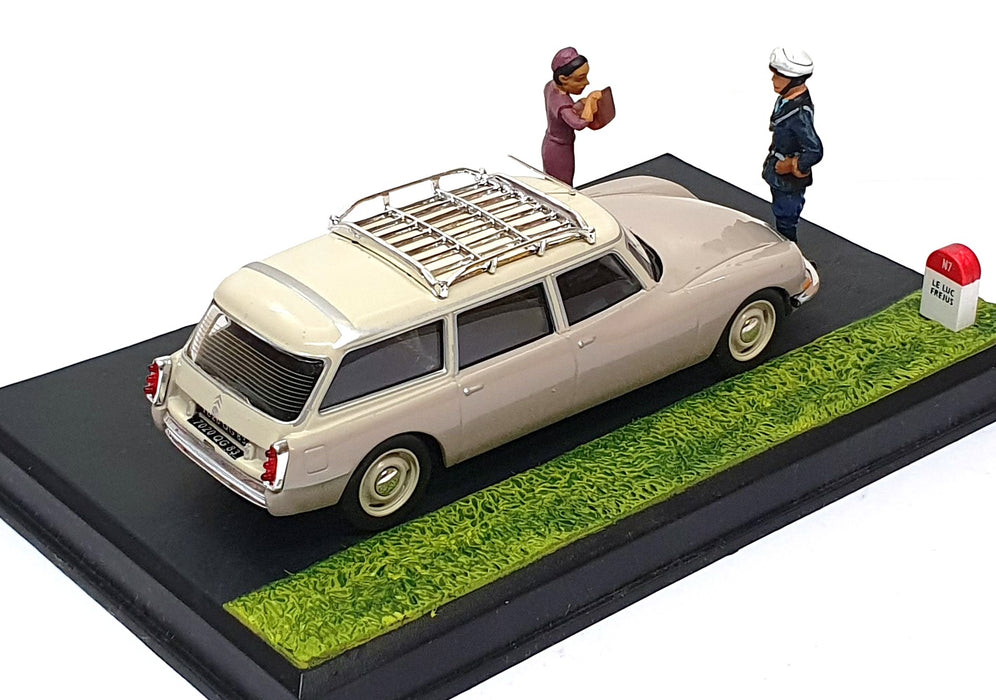 Altaya La Route Bleue 1/43 Scale DIR117 - Citroen DS ID20 Diorama - Beige/Grey