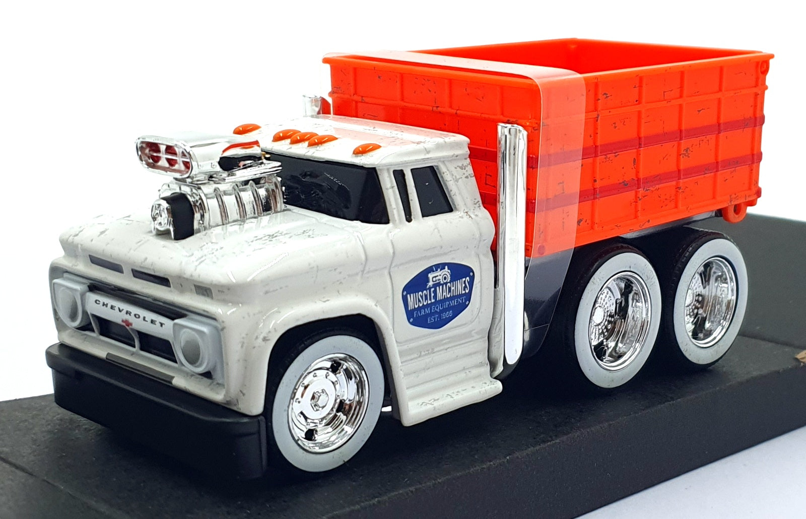 Muscle Machines 1/64 Scale 11610 - 1966 Chevrolet C60 Grain Truck - White