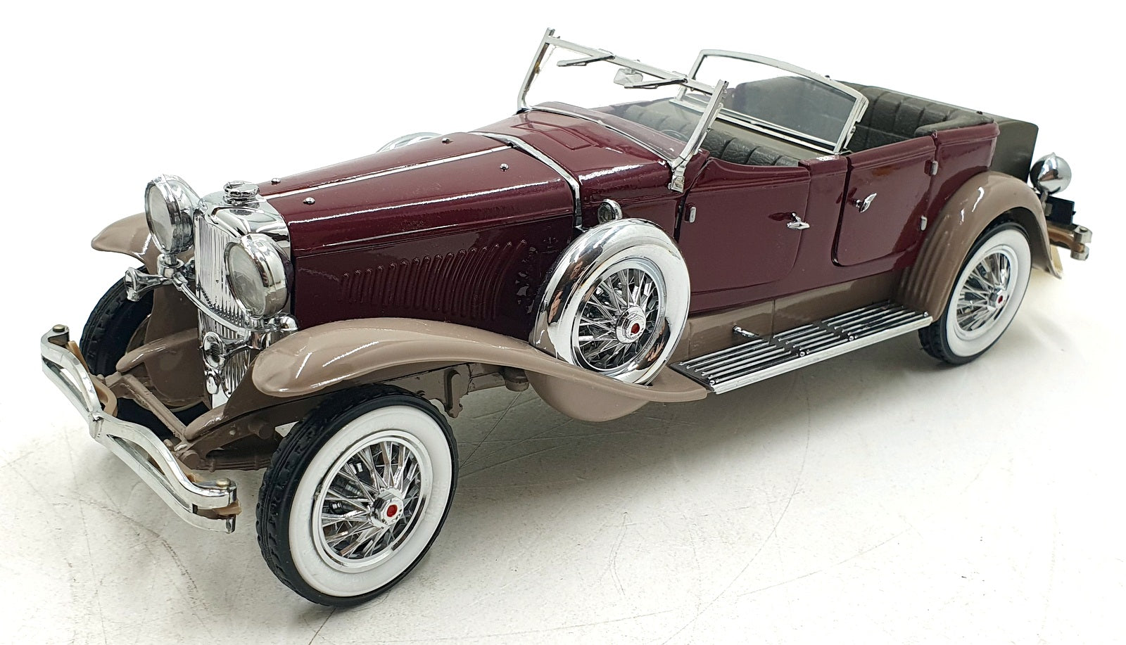 Franklin Mint 1/24 Scale 51225C - 1930 Duesenberg J Derham Tourster - Red/Beige