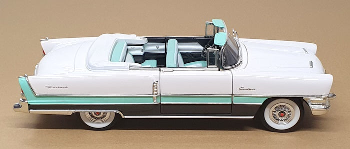 Road Signature 1/18 Scale 3625C - 1955 Packard Caribbean - White/Aqua