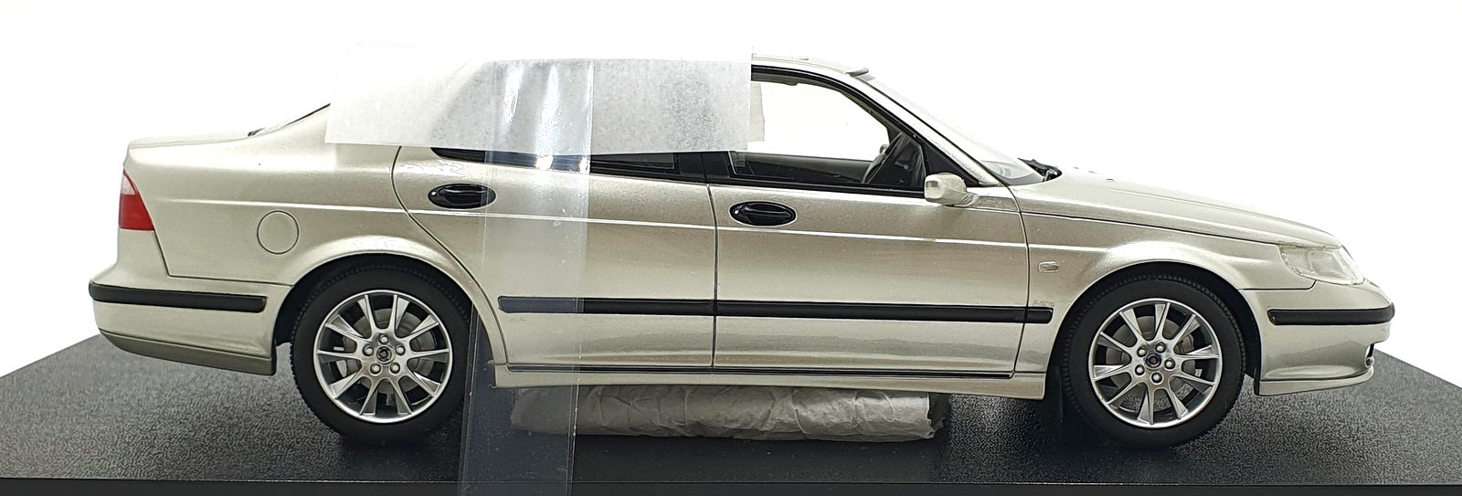 Cult 1/18 Scale Resin CML198-1 - 1997-2005 SAAB 9-5 Turbo Aero - Met. Silver