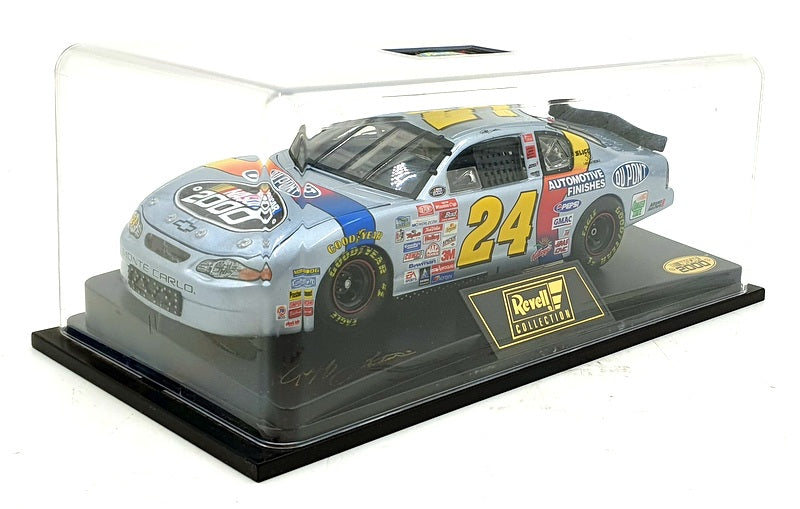 Revell 1/24 Scale 10946 - Chevrolet #24 DuPont Automotive Finishes 2000 - Gordon