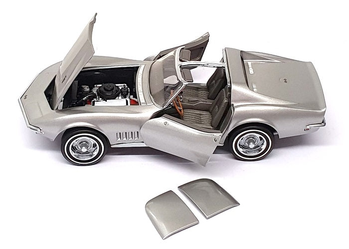 Franklin Mint 1/24 Scale B11E042 1968 Chevrolet Corvette Sport Coupe Silver Grey