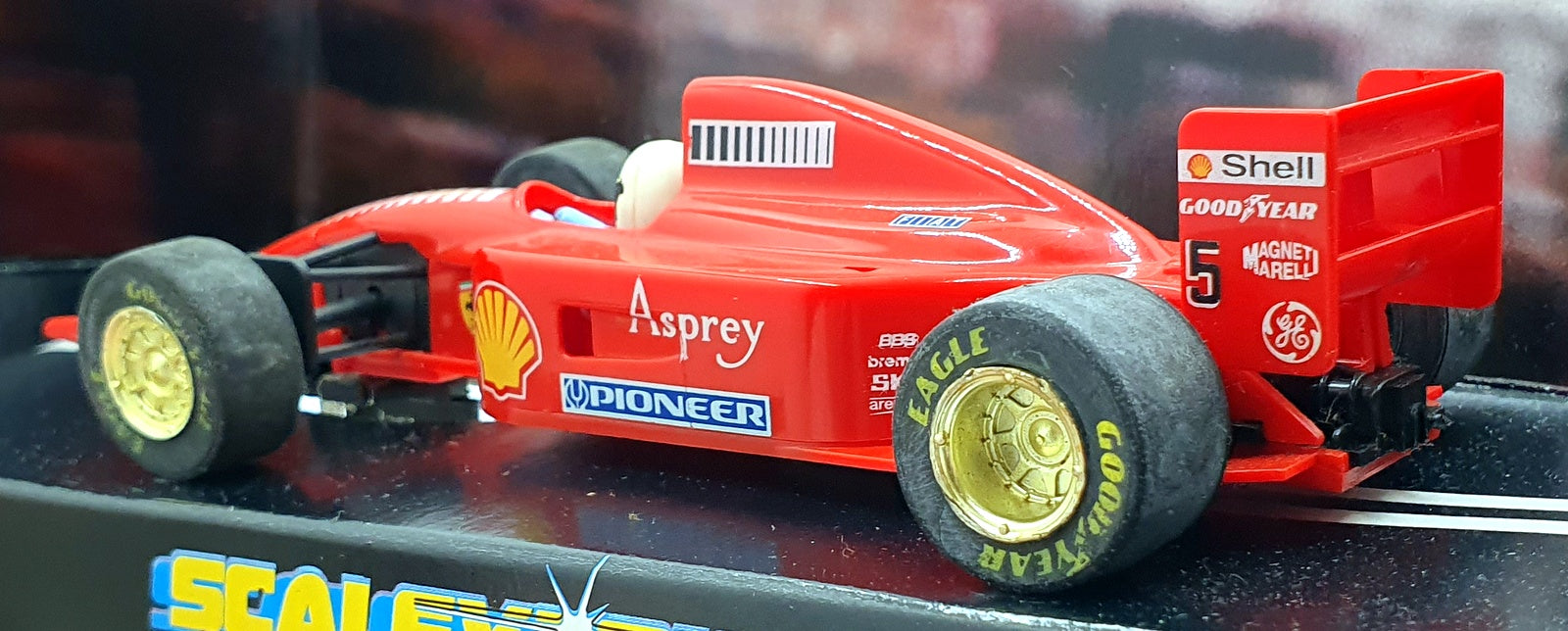 Scalextric 1/32 Scale Slotcar C410 - Ferrari 643 F1 #5 - White Helmet