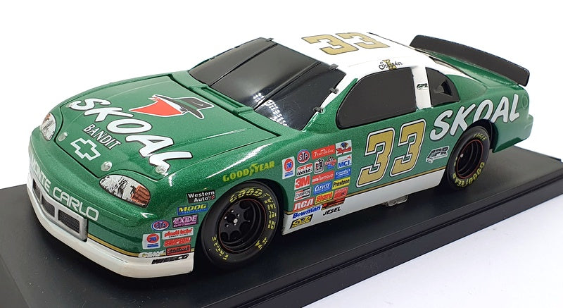 Action 1/24 Scale W249716064 - Chevrolet 1997 NASCAR #33 - Schrader