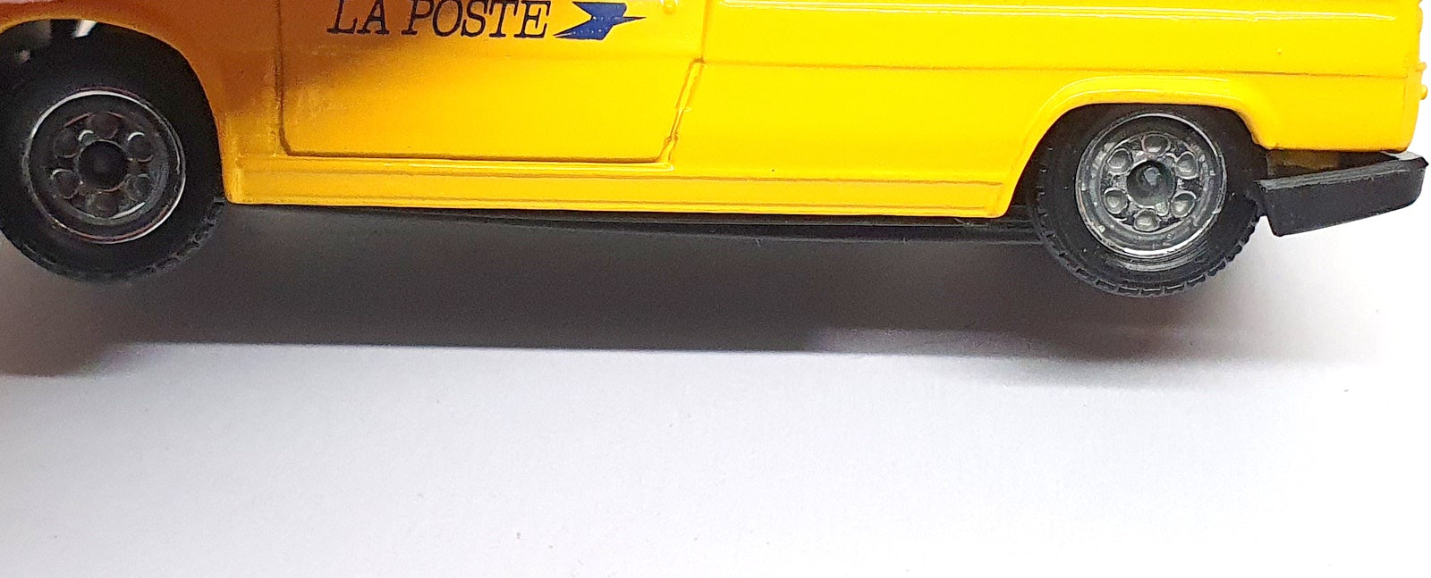 Verem 1/43 Scale Diecast 150 - Renault Express Van La Poste - Yellow