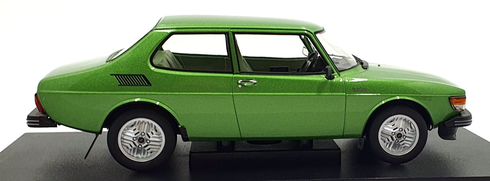 MCG 1/18 Scale Diecast MCG18440 - Saab 99 - Met. Green
