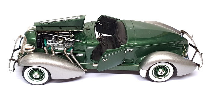 Ertl 1/18 Scale 25625X - 1935 Auburn Boattail Speedster - Green/Silver