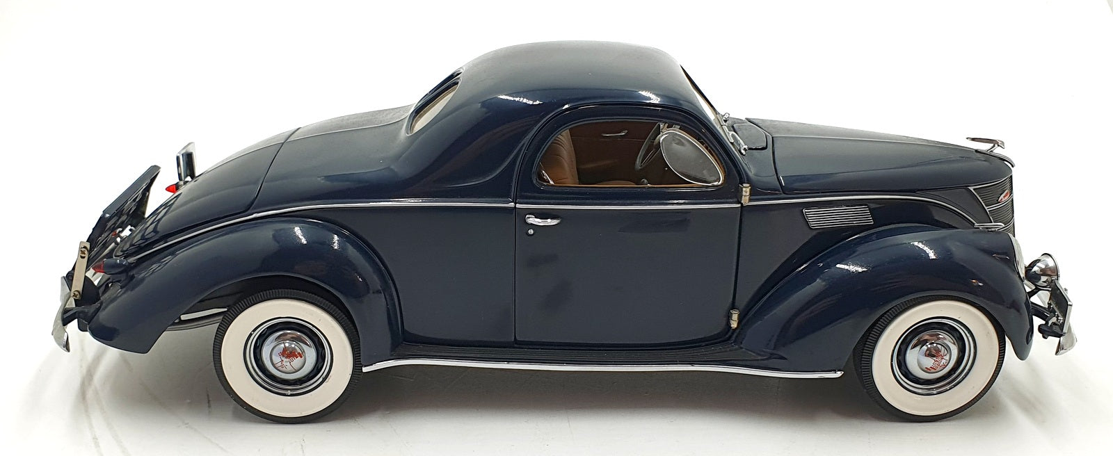 Precision 100 1/18 Scale Diecast 32890M - 1937 Lincoln Zephyr - Dark Blue
