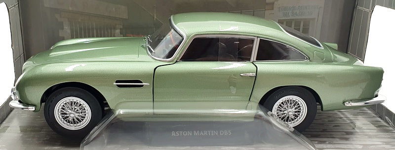 Solido 1/18 Scale Diecast S1807102 Aston Martin DB5 1964 - Porcelain Green