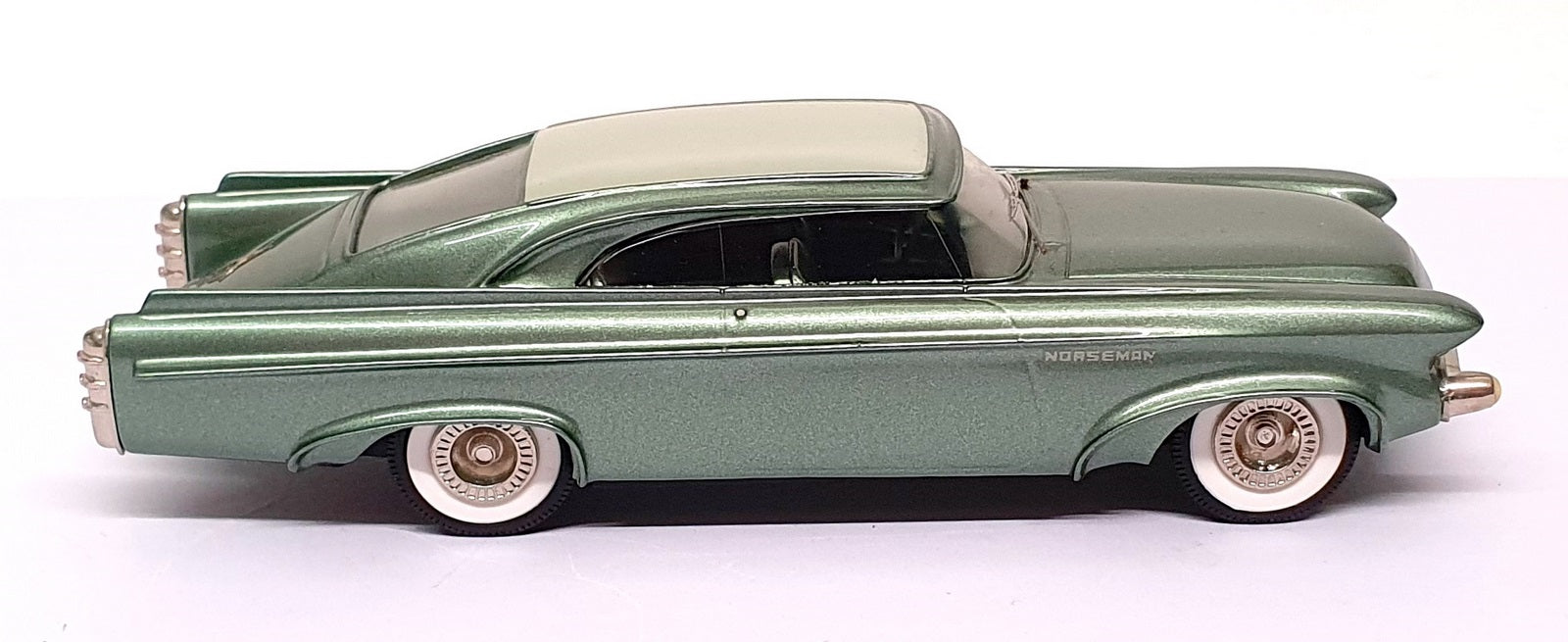 The Great American Dream Machine 1/43 Scale #11 - 1956 Chrysler Norseman Showcar