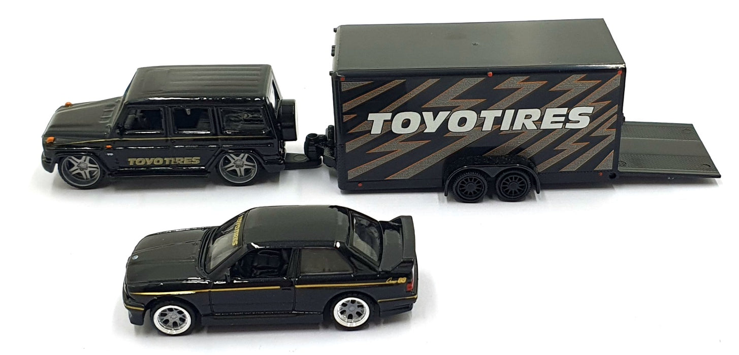 Maisto 1/64 Scale Diecast 11404 - Mercedes-Benz G Class/1988 BMW 3 Series M3