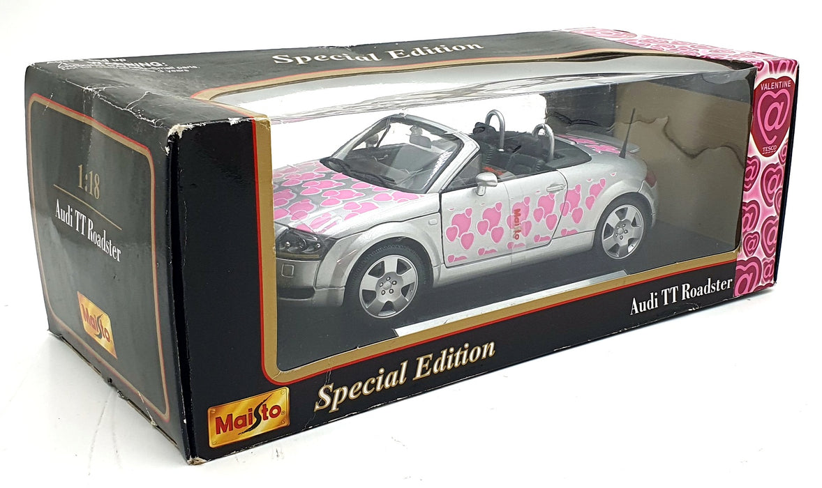 Maisto 1/18 31878 - Special Edition Valentine Audi TT - Silver/Pink