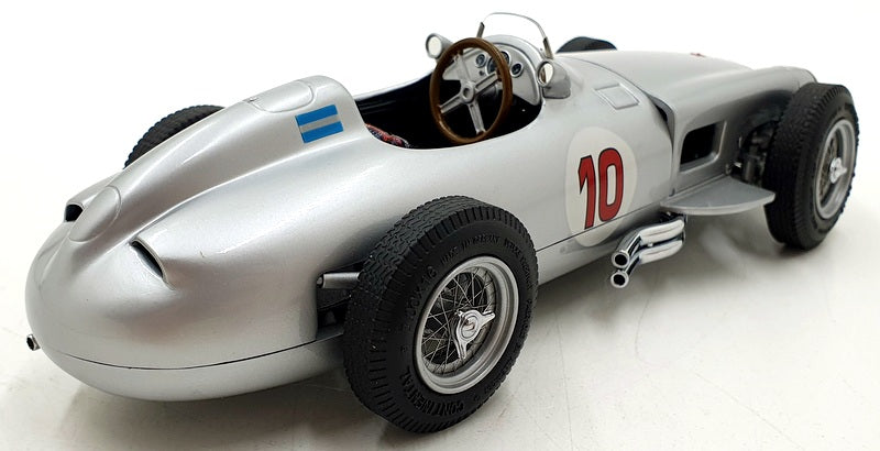 CMC 1/18 Scale Diecast M-041 - Mercedes Benz W196 F1 #10