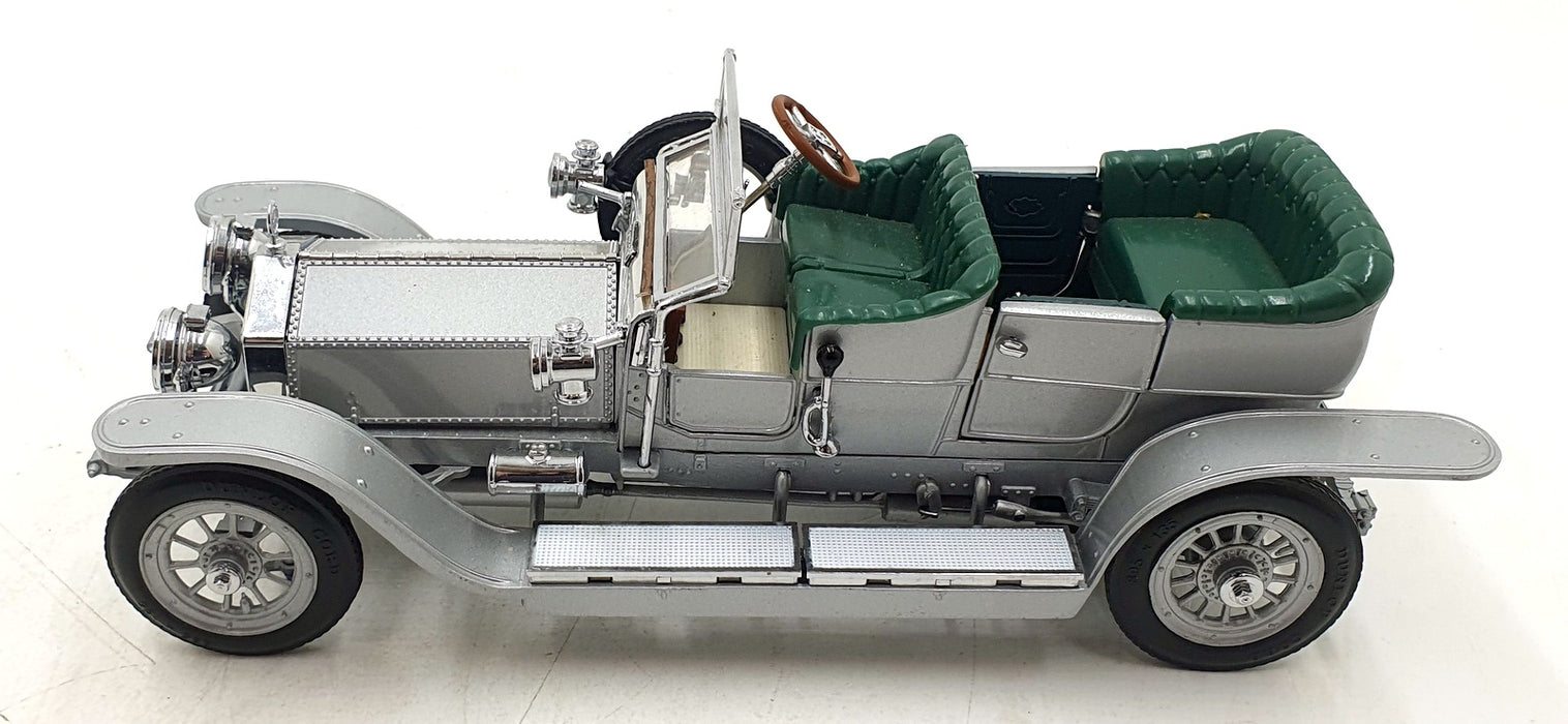 Franklin Mint 1/24 Scale 9126D - 1907 Rolls Royce Silver Ghost - Silver