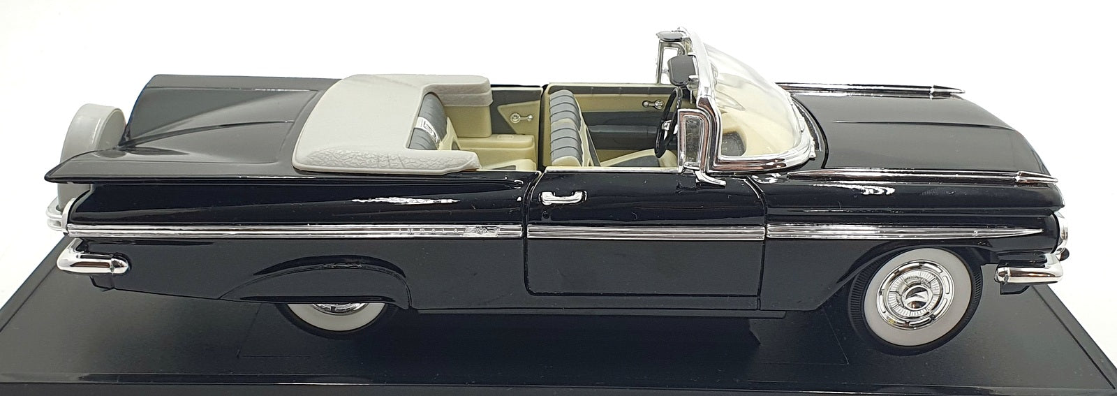 Road Signature 1/18 Scale Diecast 92118 - 1959 Chevrolet Impala - Black