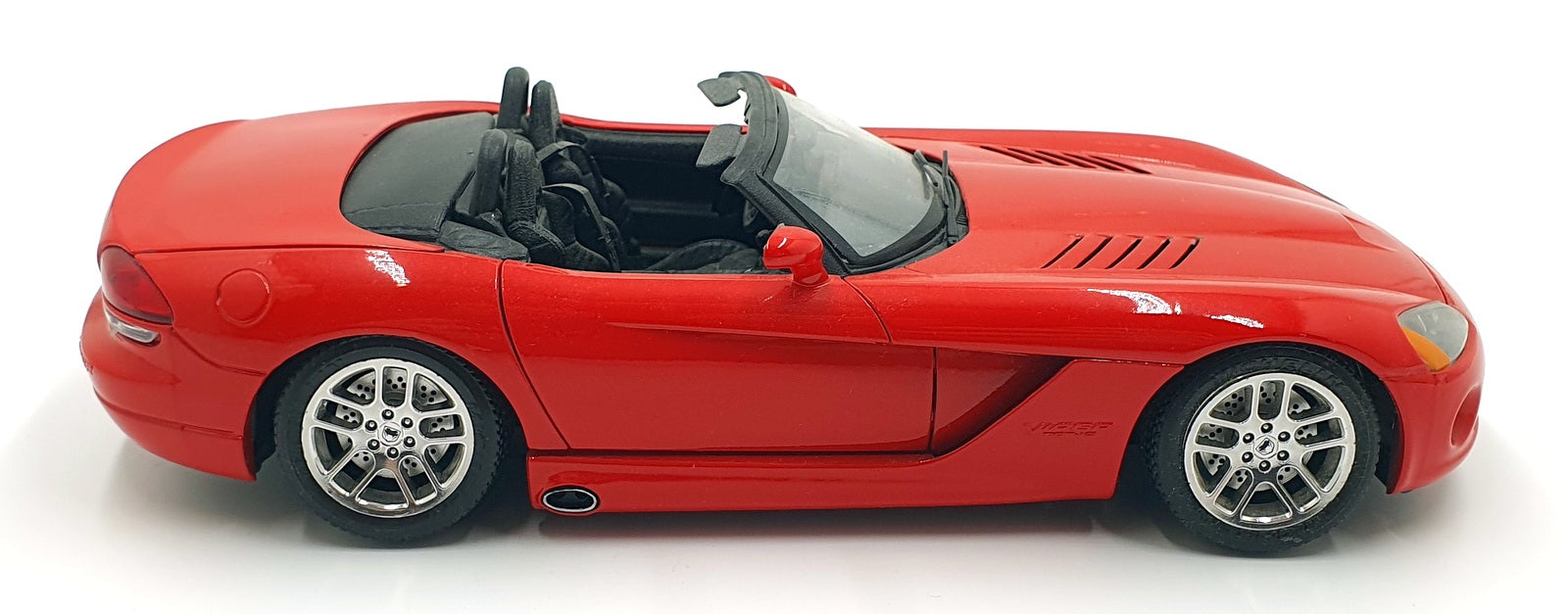 Burago 1/18 Scale Diecast 16126A - Dodge Viper SRT-10 - Red