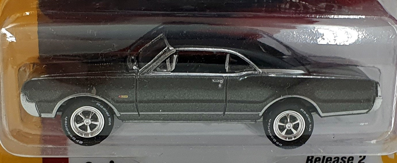 Johnny Lightning 1/64 Scale JLCG014 - 1967 Oldsmobile 442 W-30 - Pewter