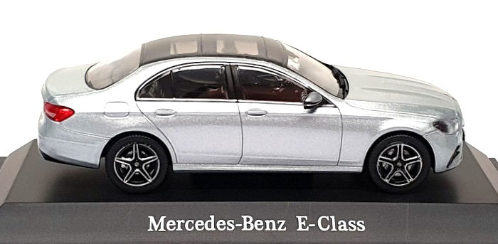 iScale 1/43 Scale B6 696 0498 - Mercedes Benz E-Class - Hitech Silver