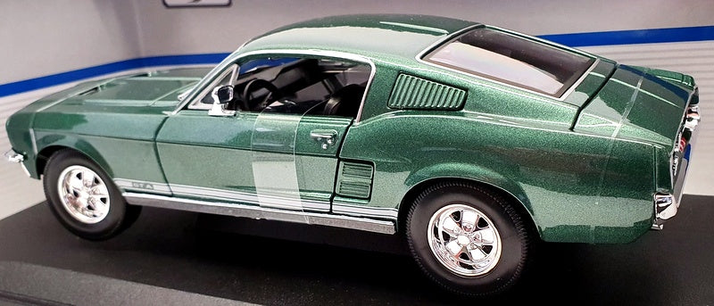 Maisto 1/18 Scale Diecast 31166 - 1967 Ford Mustang GTA Fastback - Green