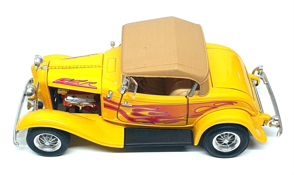 Road Signature 1/18 Scale 8823J - 1932 Ford Roadster Street Rod - Yellow