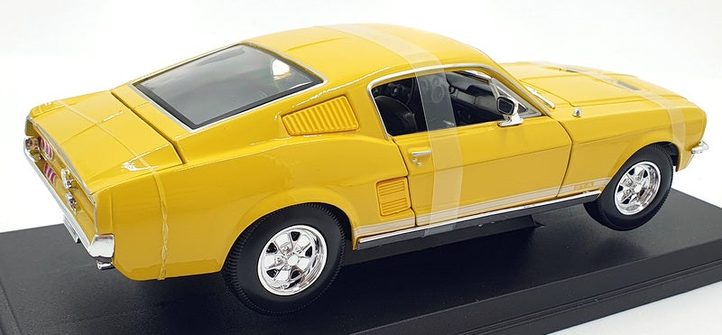 Maisto 1/18 Scale Diecast 46629 - 1967 Ford Mustang GTA Fastback Yellow
