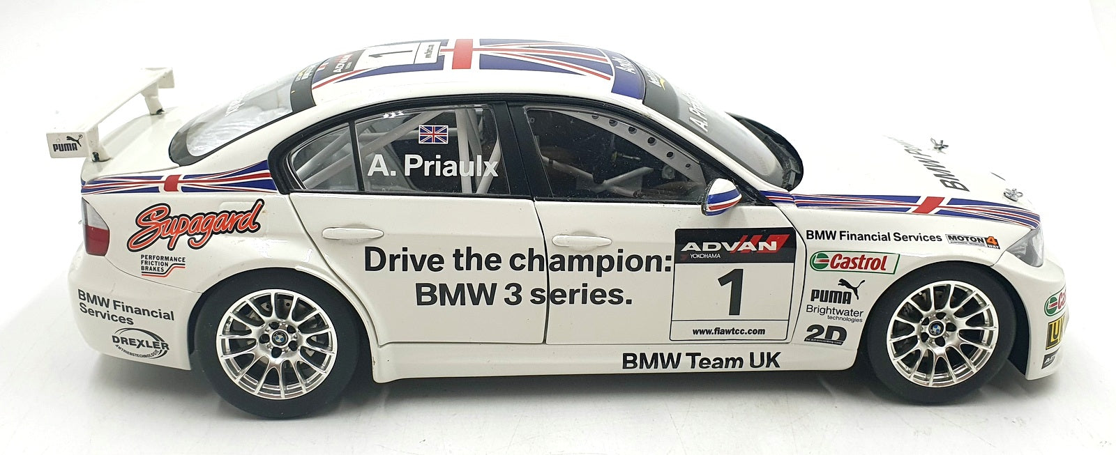 Kyosho 1/18 Scale Diecast DC18626M - BMW 320si WTCC #1 A.Priaulx
