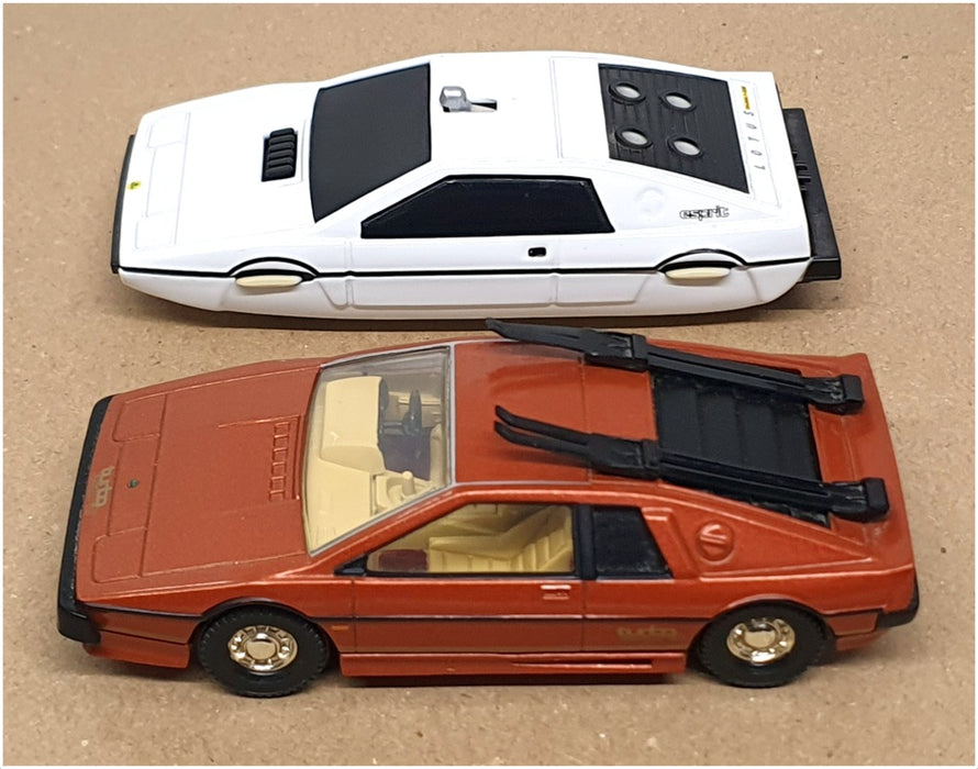 Corgi 1/36 Scale CC93985 - Roger Moore Era Set Lotus Underwater & Ski Bond 007