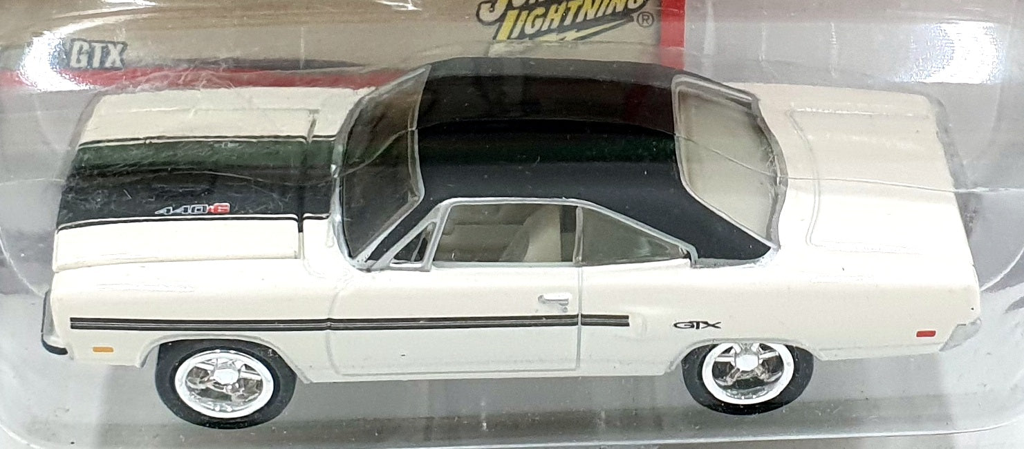 Johnny Lightning 1/64 Scale JL 239-03 - 1970 Plymouth GTX - White