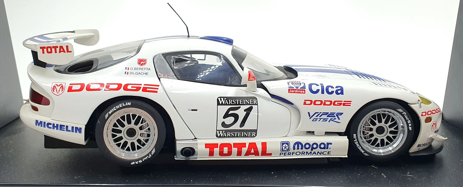 Autoart 1/18 Scale Diecast 89721 - Dodge Viper GTS-R - Sebring 1997 #51