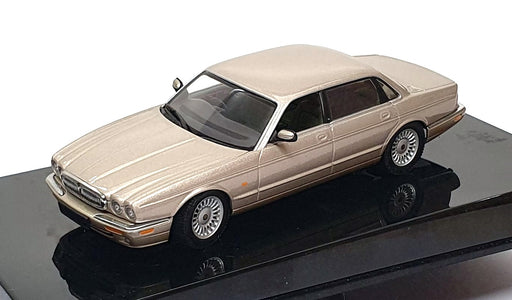 Autoart 1/43 Scale Diecast 53573 - Jaguar XJ8 - Gold