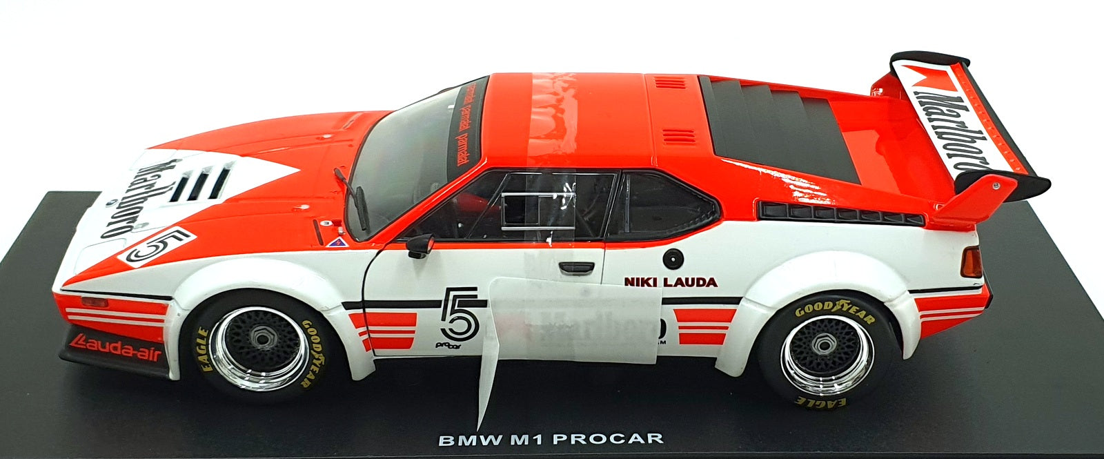 Werk83 1/18 Scale Diecast W1803007A BMW M1 ProCar #5 with Marlboro Decals Lauda