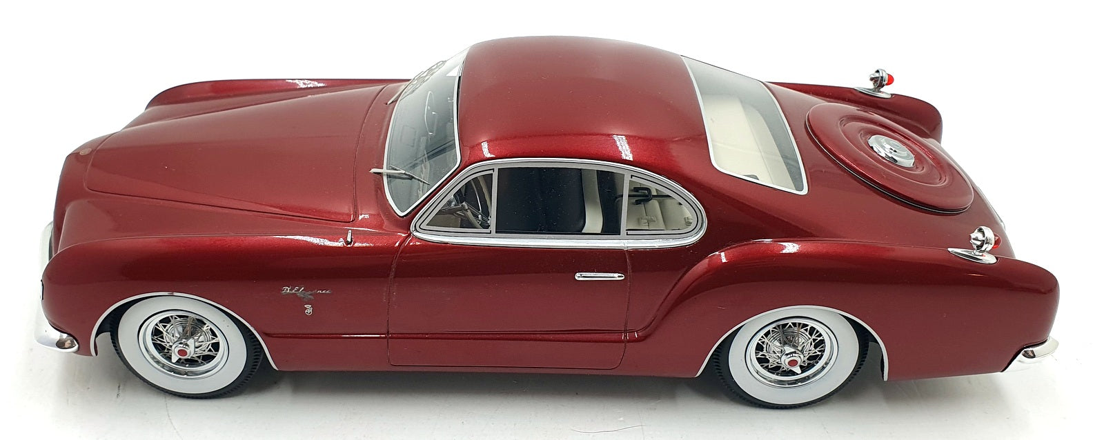BOS Models 1/18 Scale Resin BOS265 - Chrysler Elegance - Red
