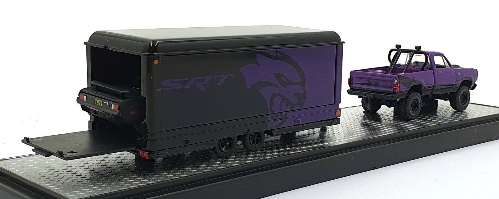 Castline M2 Machines 1/64 Scale R71 '74 Dodge W200 Power Wagon/'71 HEMI Cuda