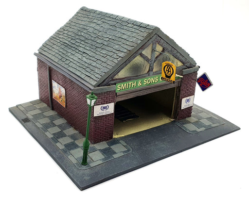 Corgi 1/36 Scale CC82258 - Mini Cooper Rob Stacey Garage Workshop Diorama