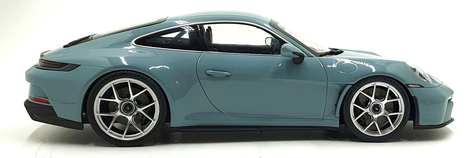 Norev 1/12 Scale 127550 - 2023 Porsche 911 S/T - Meissenblue