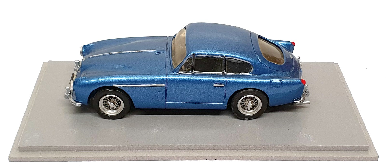 Unknown Brand ? 1/43 Scale Built Kit AM2BD - Aston Martin DB2 - Met. Blue